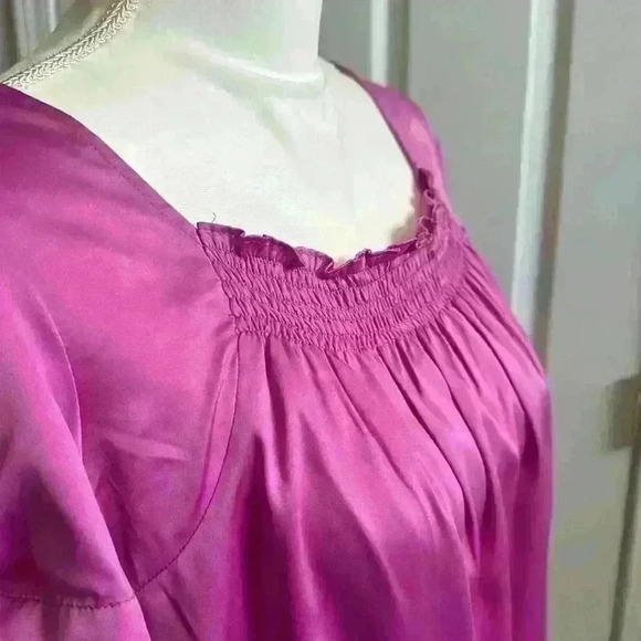 Sunny Leigh Hot Pink Shirt Sleeve Smocked Blouse New w/ Tags Women’s Size Medium - Picture 4 of 8